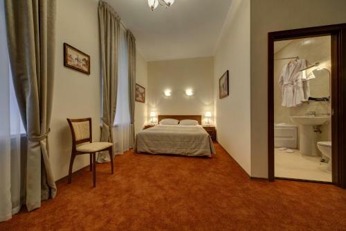 Hotel Acapella On Vosstaniya Square
