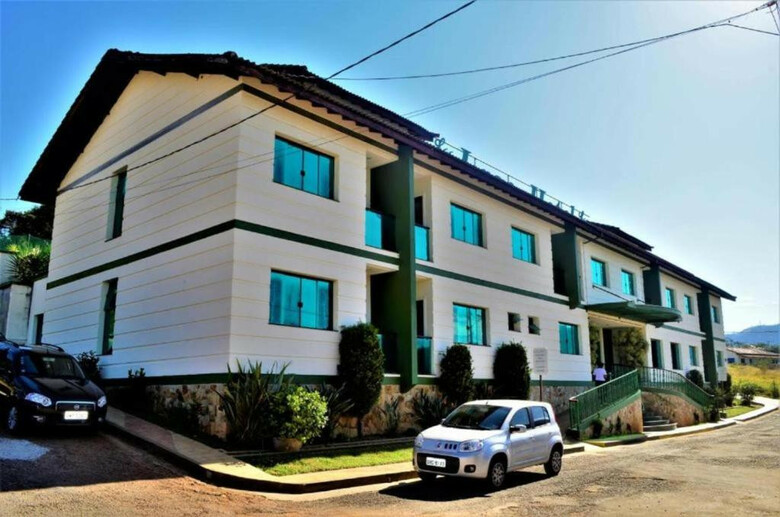 Summit Lago Hotel