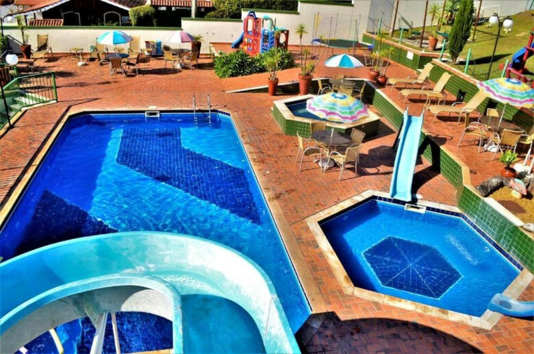 Summit Lago Hotel