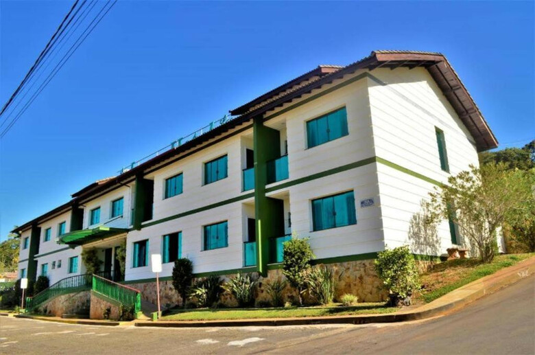 Summit Lago Hotel