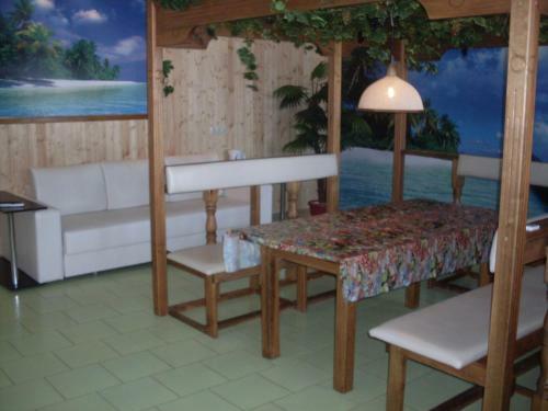 Hostal Karmen 2 Guest House