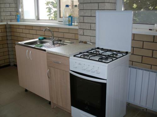 Hostal Karmen 2 Guest House