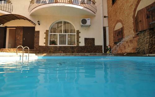 Maksimus Hotel