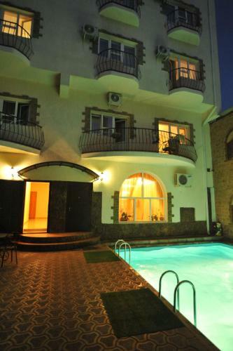 Maksimus Hotel