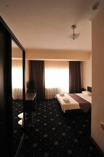 Maksimus Hotel