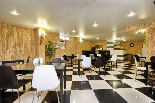 Rich-house Hotel