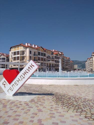 Apartment At Krymskaya 19m