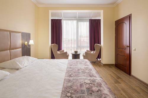 Cruise Hotel