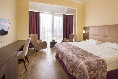 Cruise Hotel