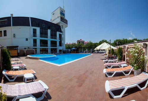Cruise Hotel