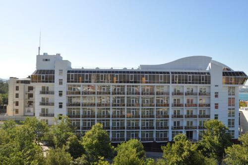 Cruise Hotel
