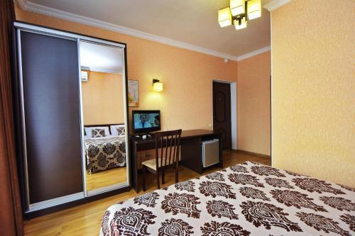 Hostal Casa Blanca Guest House