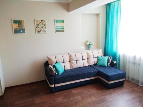 Apartment On Dekabristov 31