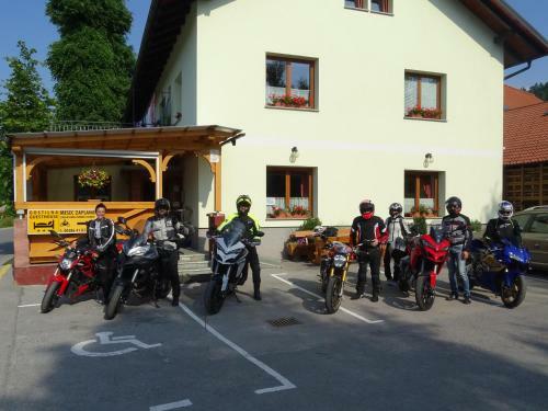 Hostal Guesthouse Mesec Zaplana
