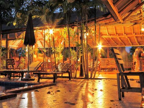 Hotel Bamboo Hideaway Resort