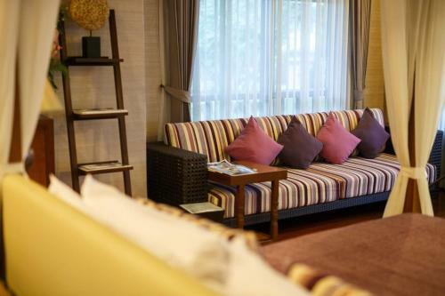 Hostal Khum Nakorn Villa