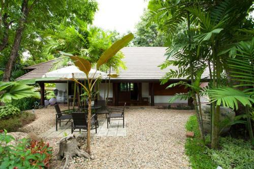 Hostal Khum Nakorn Villa