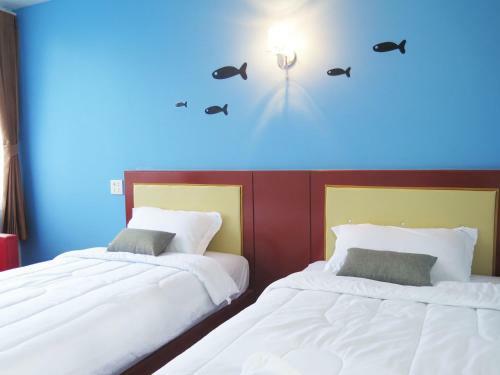 Hostal Your Place Inn Surin
