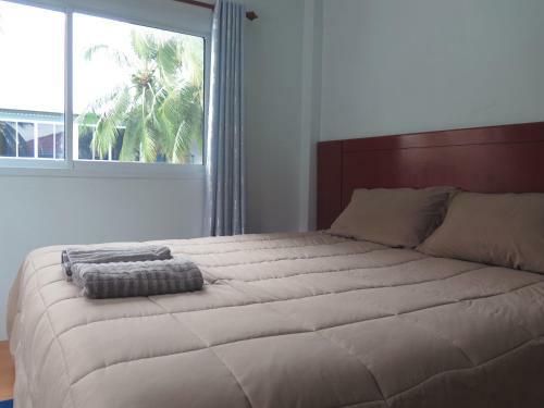 Hostal Your Place Inn Surin