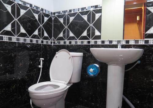 Hostal Your Place Inn Surin