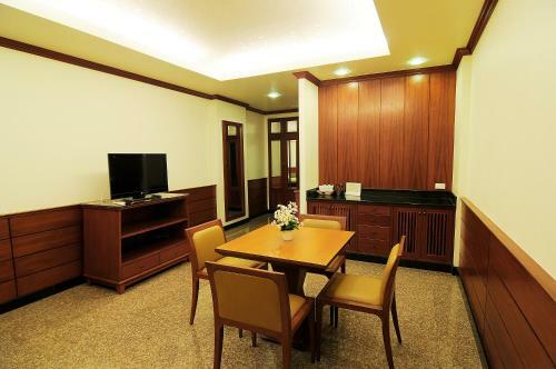 Busyarin Hotel
