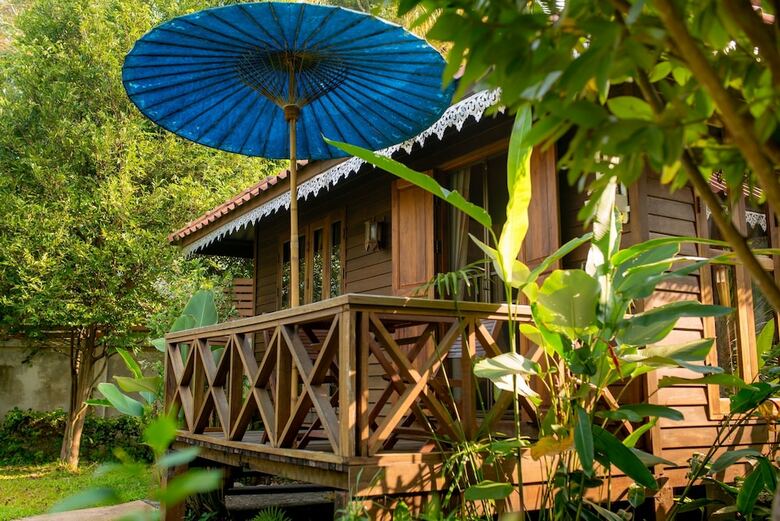 Hotel Banviewnam Camping & Resort