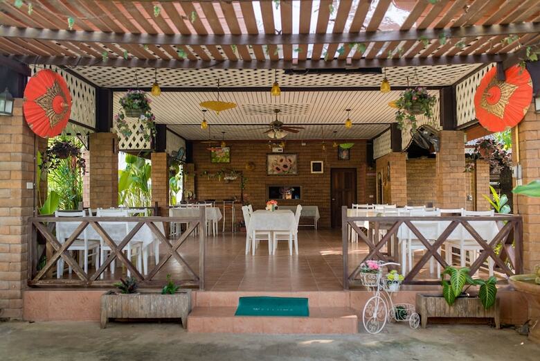 Hotel Banviewnam Camping & Resort