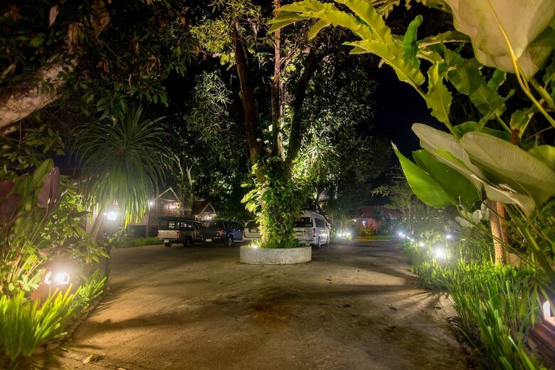 Hotel Banviewnam Camping & Resort