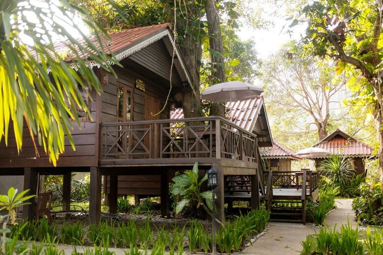 Hotel Banviewnam Camping & Resort