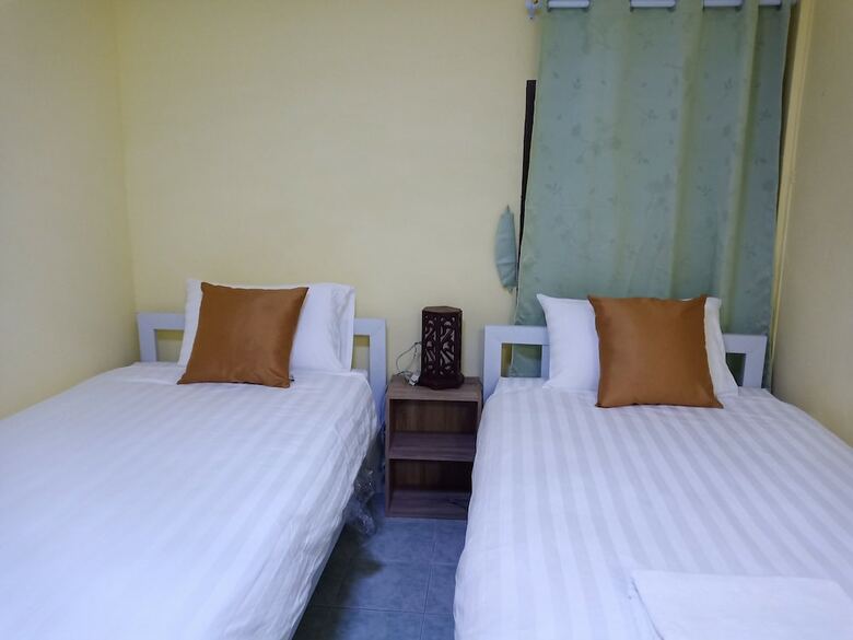 D House Hostel