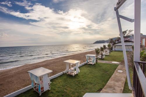 Saint Tropez Beach Resort Hotel