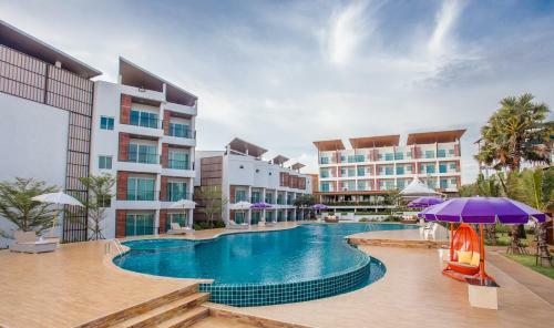 Saint Tropez Beach Resort Hotel
