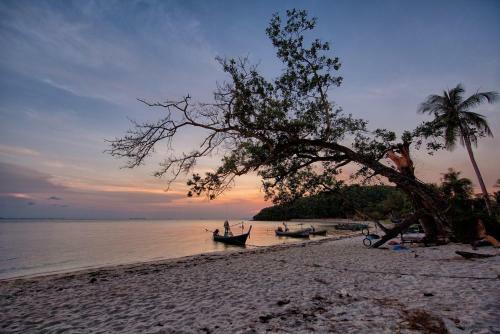 Lipa Talay Sawng - 2 Bedroom Beach Side Villa