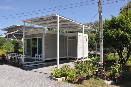 Hostal Isaree Corner