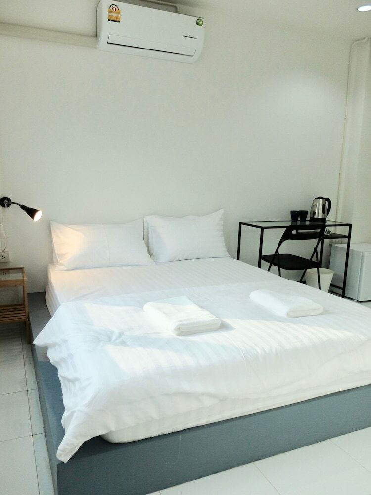 Diamond & Rust Hostel
