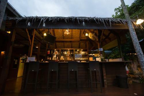 Hotel Baan Amphawa Resort & Spa