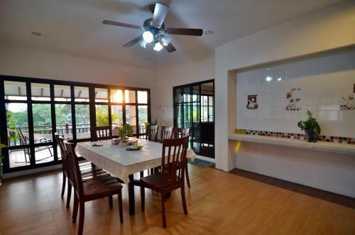 Hostal Rimtalay Angsila Guesthouse