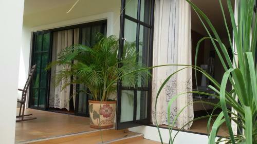 Hostal Rimtalay Angsila Guesthouse