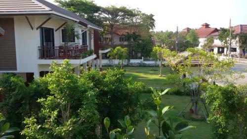 Hostal Rimtalay Angsila Guesthouse