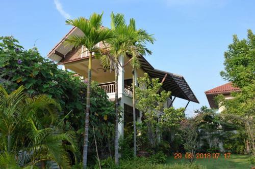 Hostal Rimtalay Angsila Guesthouse