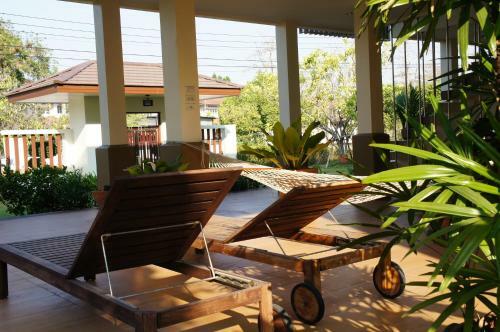 Hostal Rimtalay Angsila Guesthouse