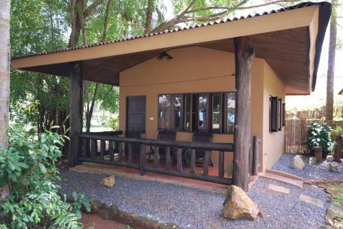 Hotel Melina Beach Front Bungalows
