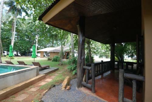 Hotel Melina Beach Front Bungalows