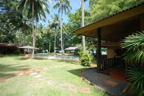 Hotel Melina Beach Front Bungalows