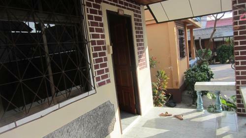 Hotel Charung Bungalows