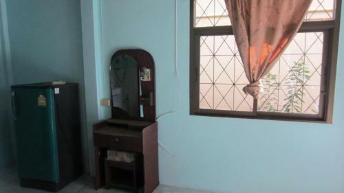 Hotel Charung Bungalows