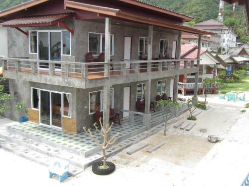 Hotel Charung Bungalows
