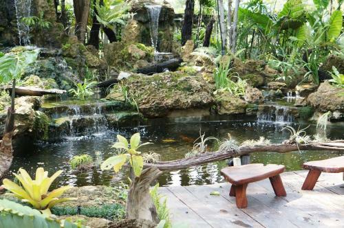 Country Lake View Hotel