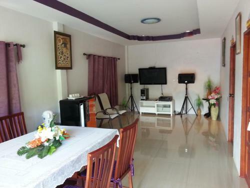 Hotel Baan Khaoneawdum