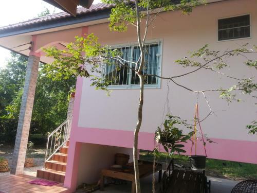Hostal Baan Suan Pa Payoong Resort